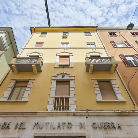 Appartement Guesthost - La Casa Del Faro - *