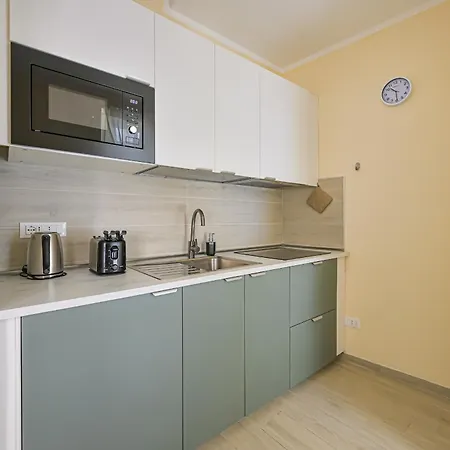 Guesthost - La Casa Del Faro - Apartmán La Spezia